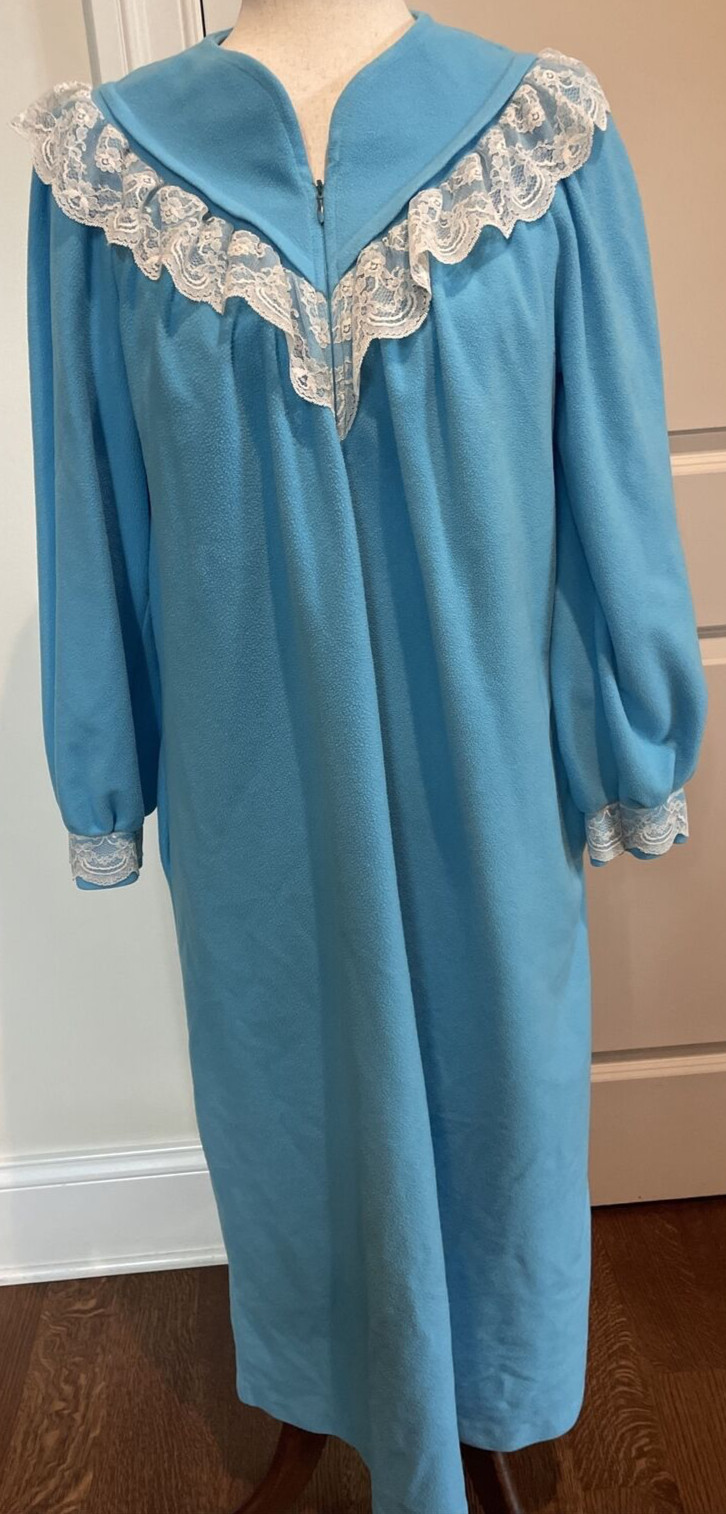 Famous Bodies Medium Vtg Robe Housecoat Blue 1/4 Zip Lace Fleece Long Slv Sears