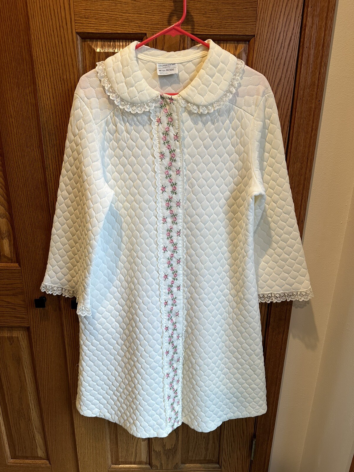 Vintage JC Penney Quilted Robe Lace Trim Floral Cottage Core Feminine White Sz M
