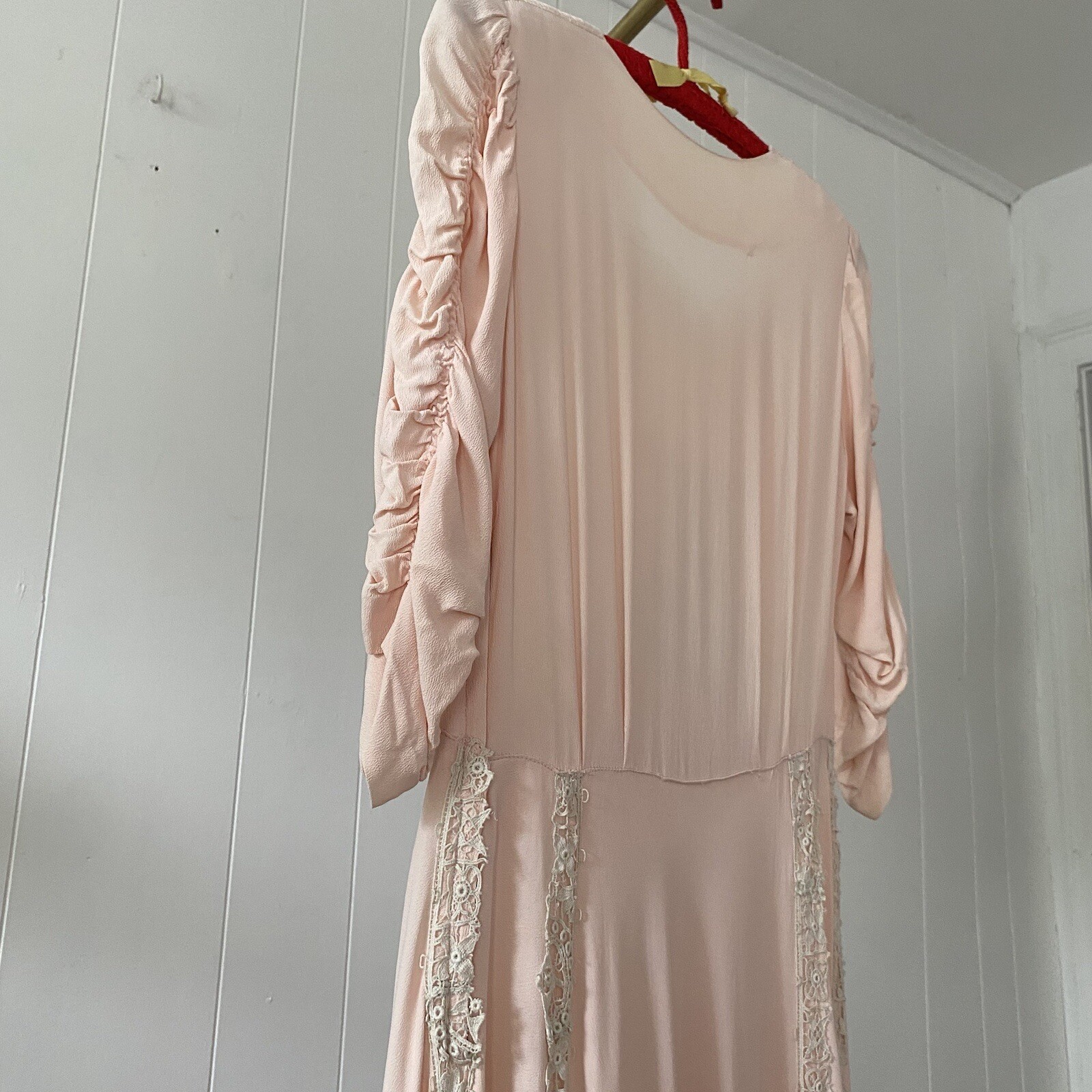 Stunning 1940s Pink Crepe/Crocheted Lace Gown Wide Sweep Skirt XS S