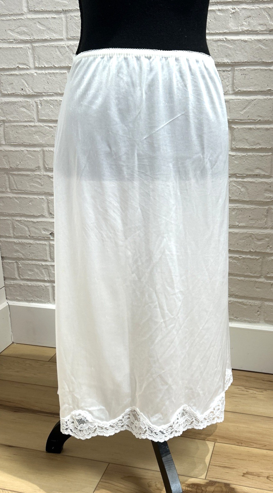 White MELODY Slip Bottom Size Large 27″ W/Lace Trim Lingerie 1950s/60s Vintage