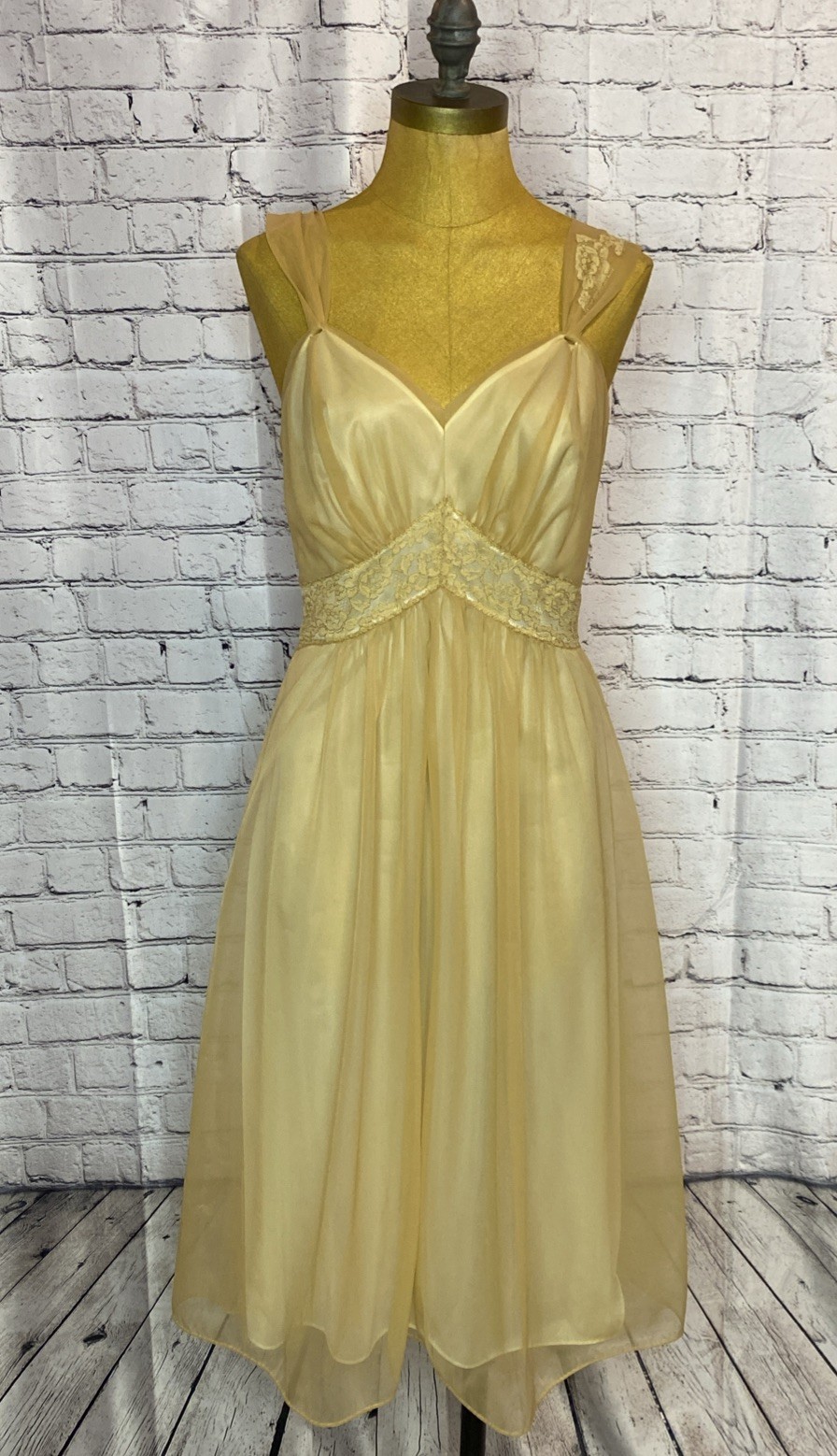 Vintage 50’s Vanity Fair Nightgown Double Nylon Tricot Beige Nude Lace 32