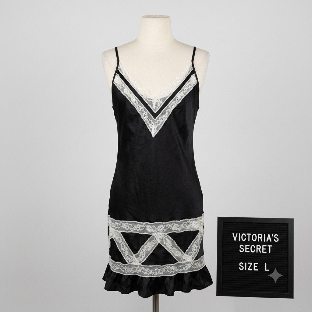 NWT Victoria’s Secret Black White Contrast Lace Ruffle Hem Slip Dress Chemise L