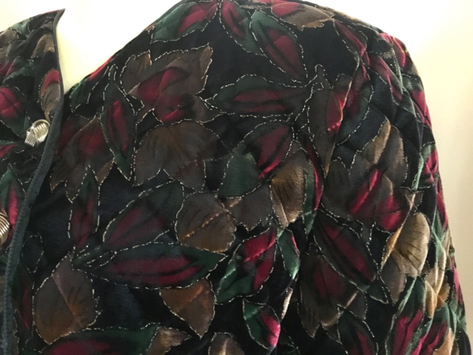 VTG GREG ADAMS SZ. LARGE LONG SLV. JACKET DARK FLORAL FABRIC QUILTED GOLD THREAD