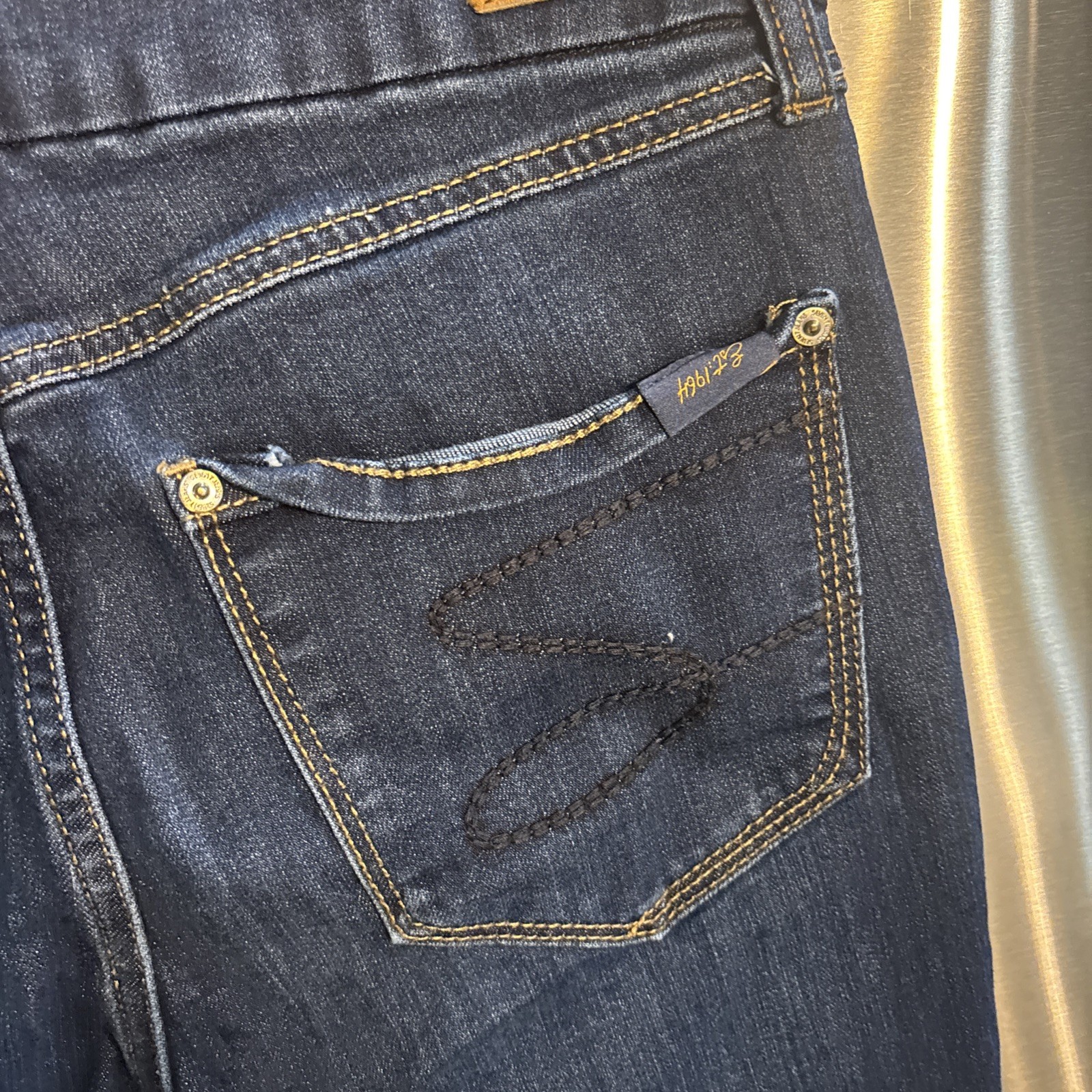 Seven7 Women’s Skinny Jeans Dark Wash Stretch Denim SZ 4