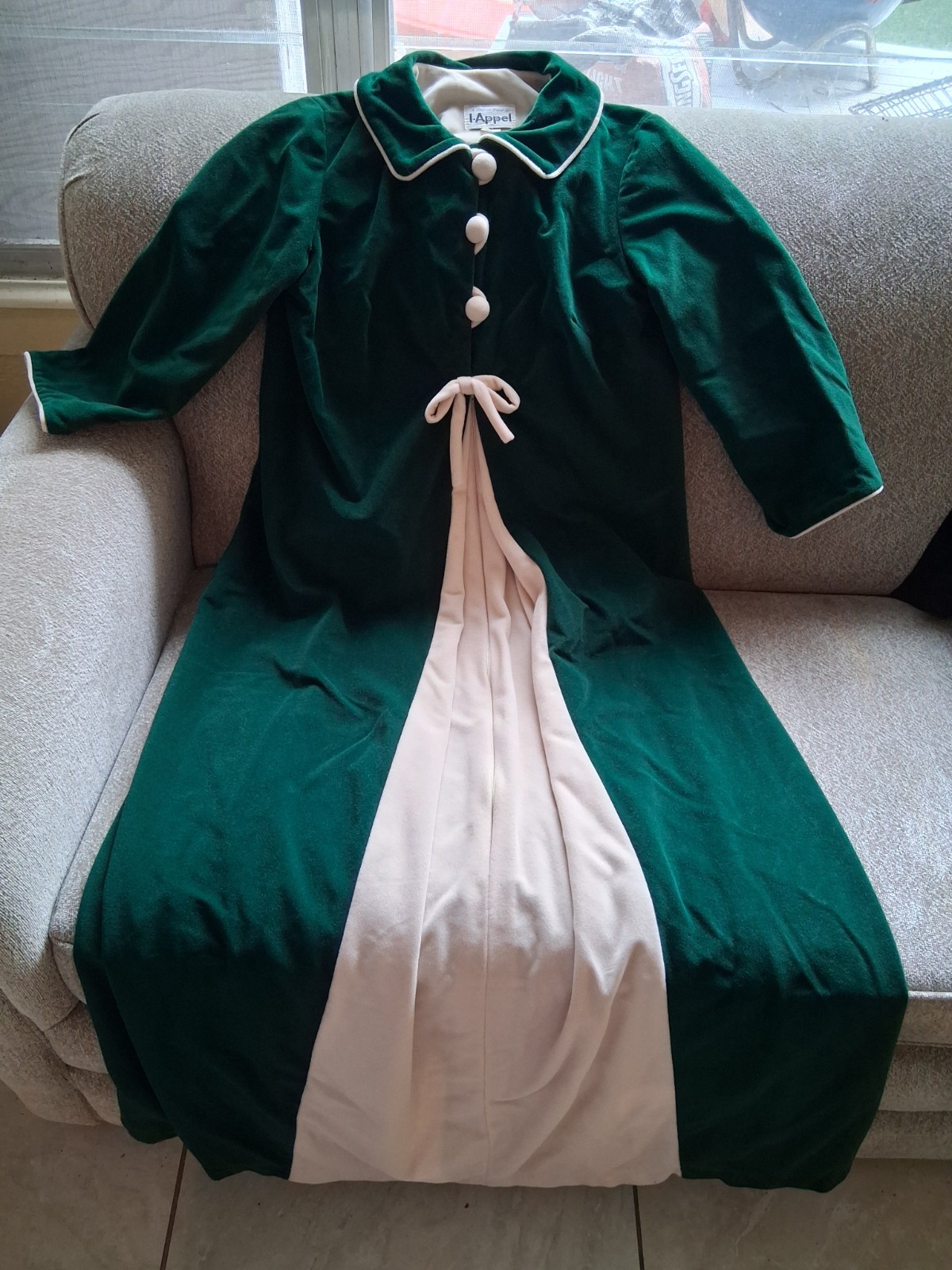 Vintage I- APPEL Long Velour Robe Womens Velvety BIG BUTTONS, Big Pleat,