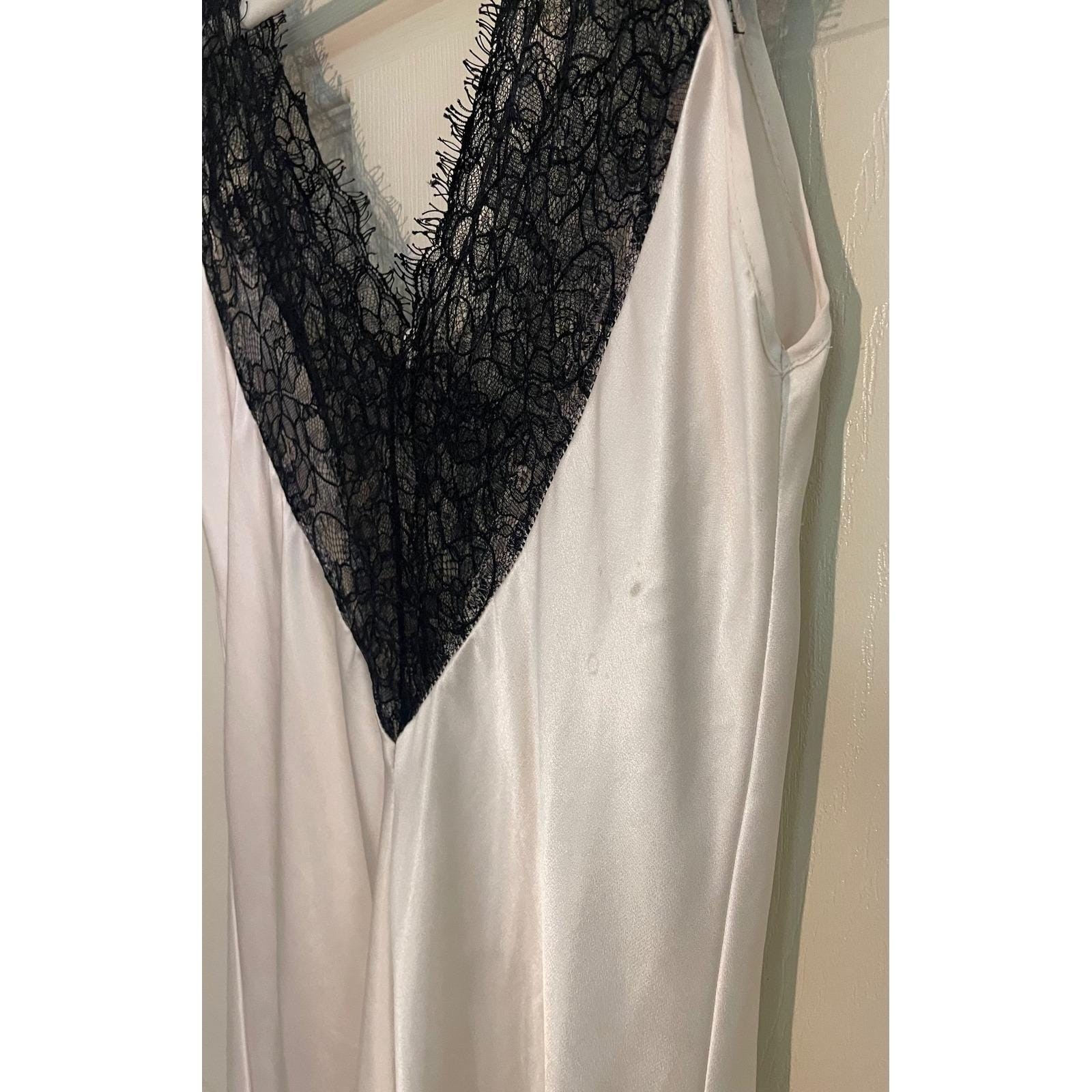 Vintage Valentino Intimo Ivory Black Lace Satin Slip Dress Nightgown 90s Petite