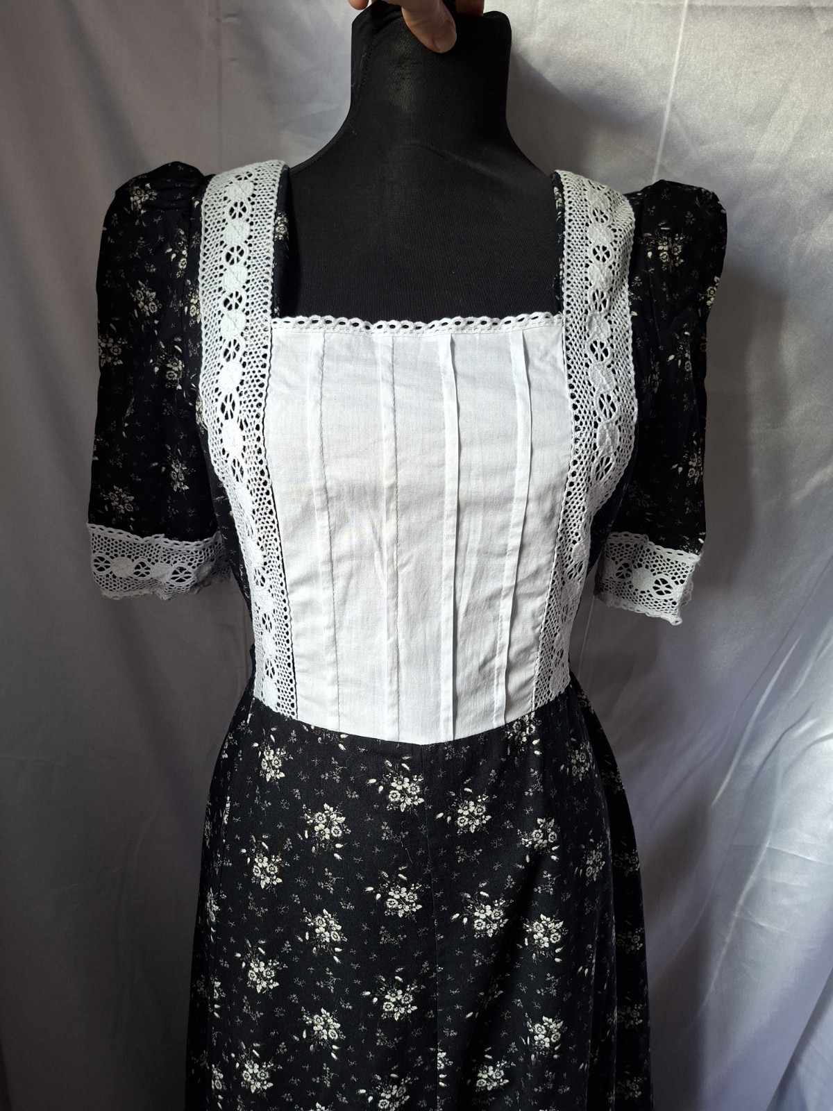 Vintage Betty Barclay Prairie Dress Black Floral Cotton Lace Cottagecore Dirndl