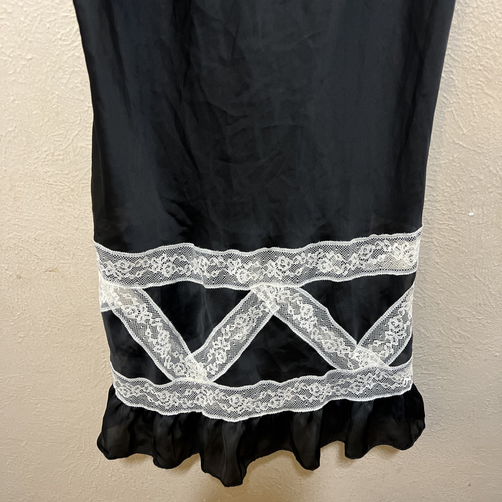NWT Victoria’s Secret Black White Contrast Lace Ruffle Hem Slip Dress Chemise L