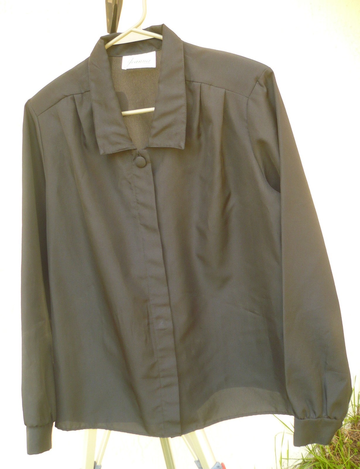 VTG 80S JOANNA M SOLID BLACK HIDDEN BUTTON DOWN LS SILKY POLY BLOUSE SHIRT WOMEN