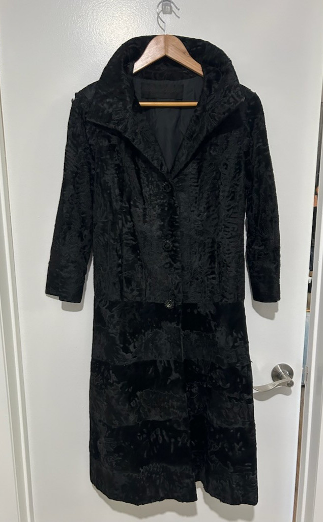 Vtg BEN KAHN Black Persian Lamb Fur Coat, Single Br, long, 4 jet buttons, small