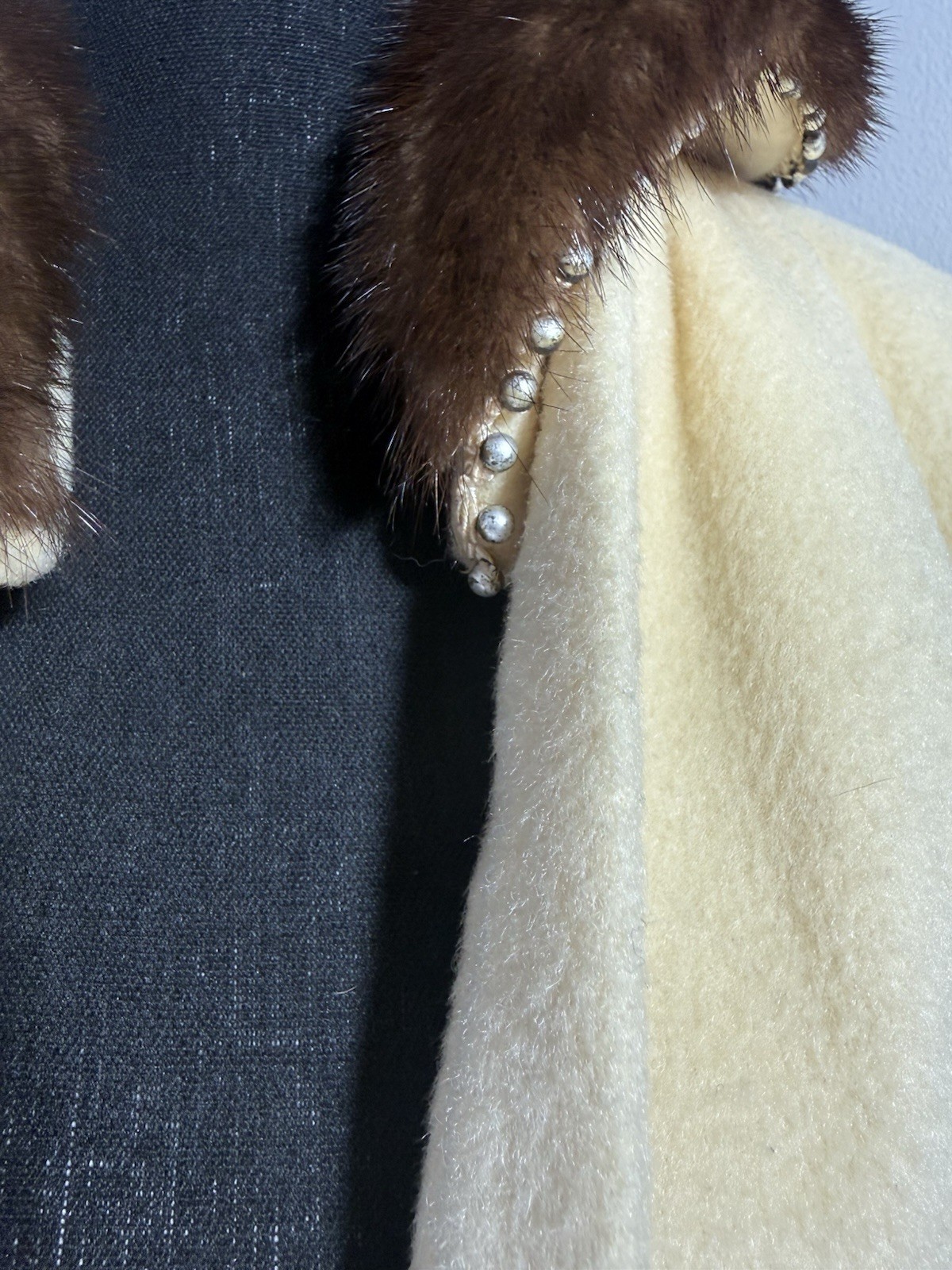 Vintage Hildon’s Hotel Schroeder Minneapolis Wool Coat Mink Fur Collar 50s Cream