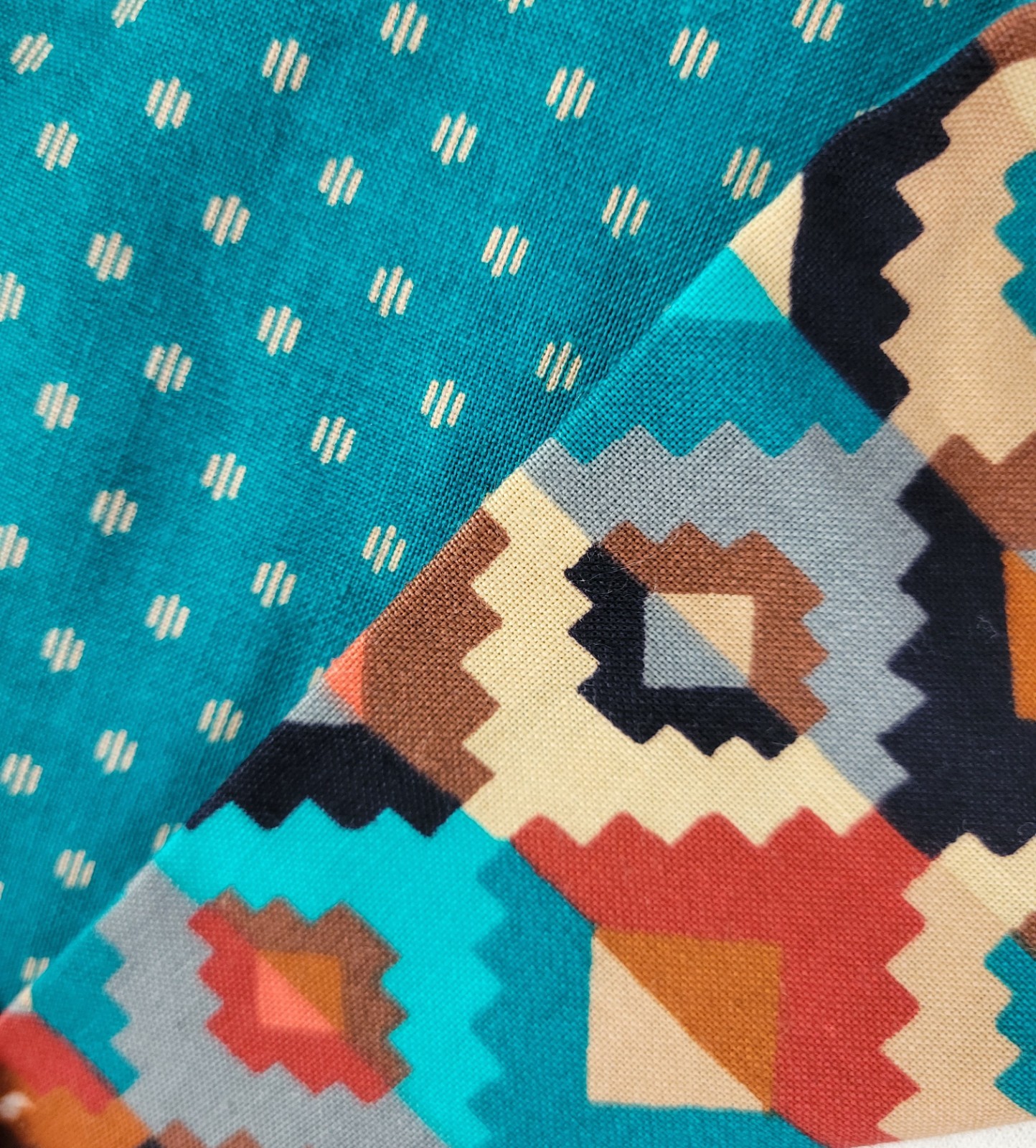 Vintage Embellished Jerzees Tee w Brown/Rust/Teal/Tan Southwest Accents Size XL