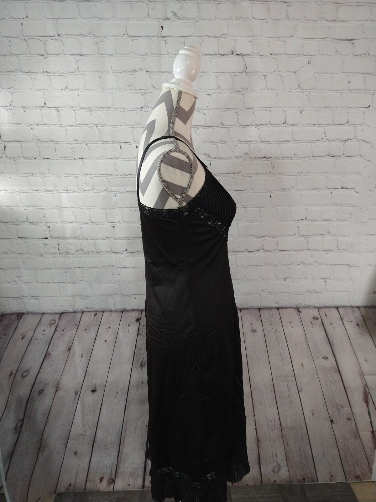 EUC women’s VINTAGE HONEY TRIQUE GILEAD black full slip dress – SIZE 36