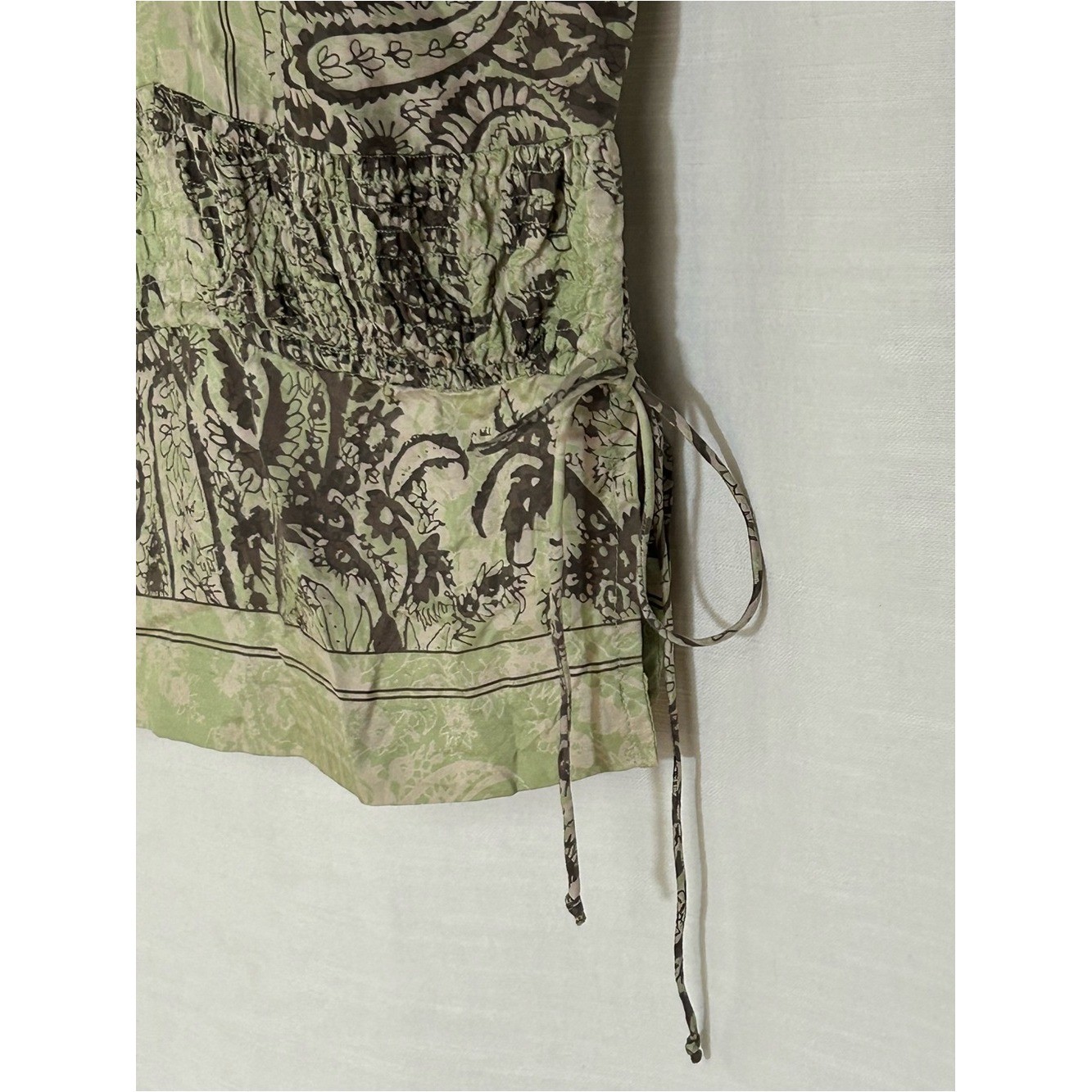 Vintage Circa 2000′ 100% Silk Anthropologie Sleeveless V-Neck Paisley Print Top