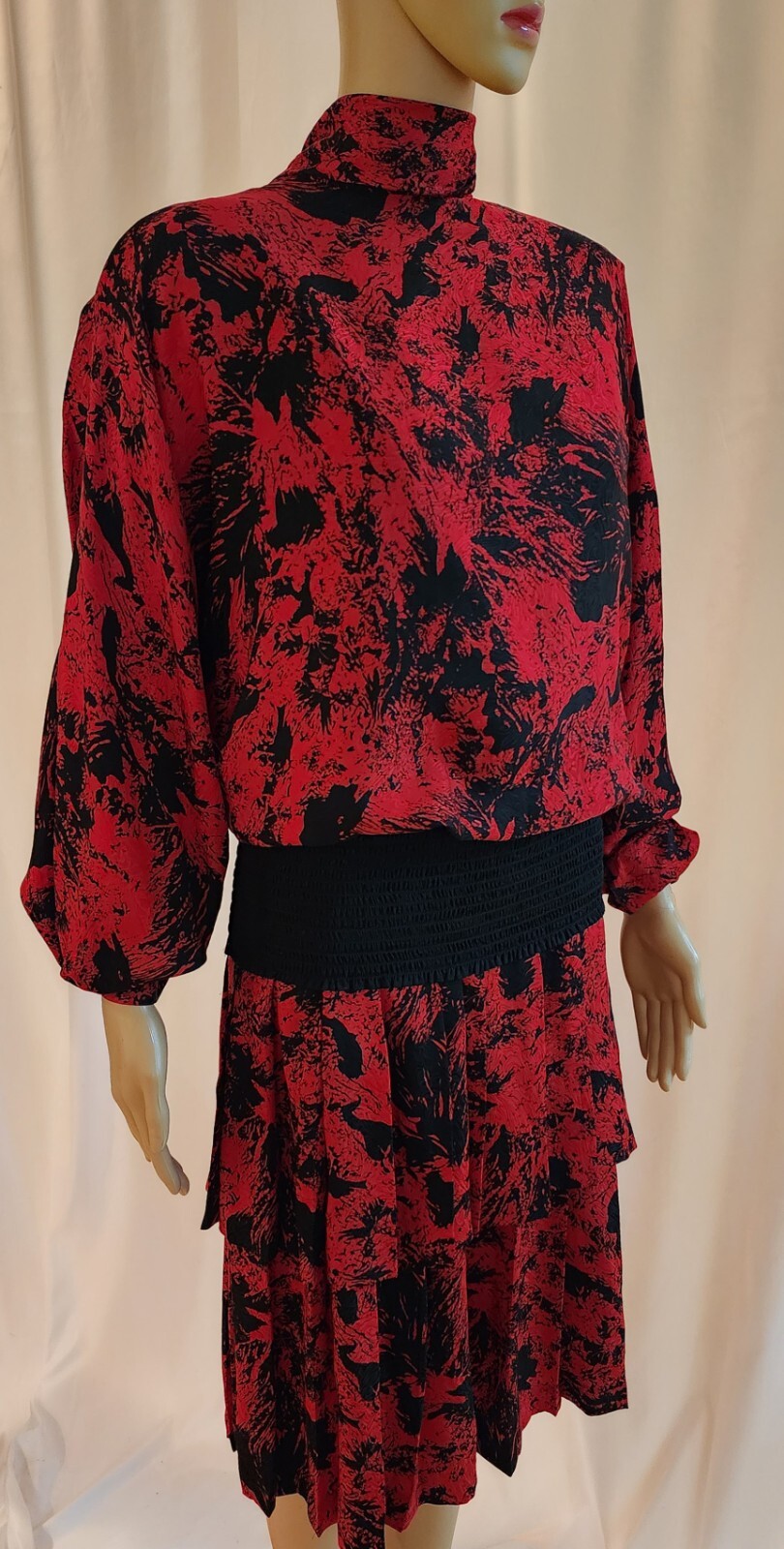 Nieman Marcus VTG Red/Black Abstract Print Dropped Waist Silk Dress Size 10
