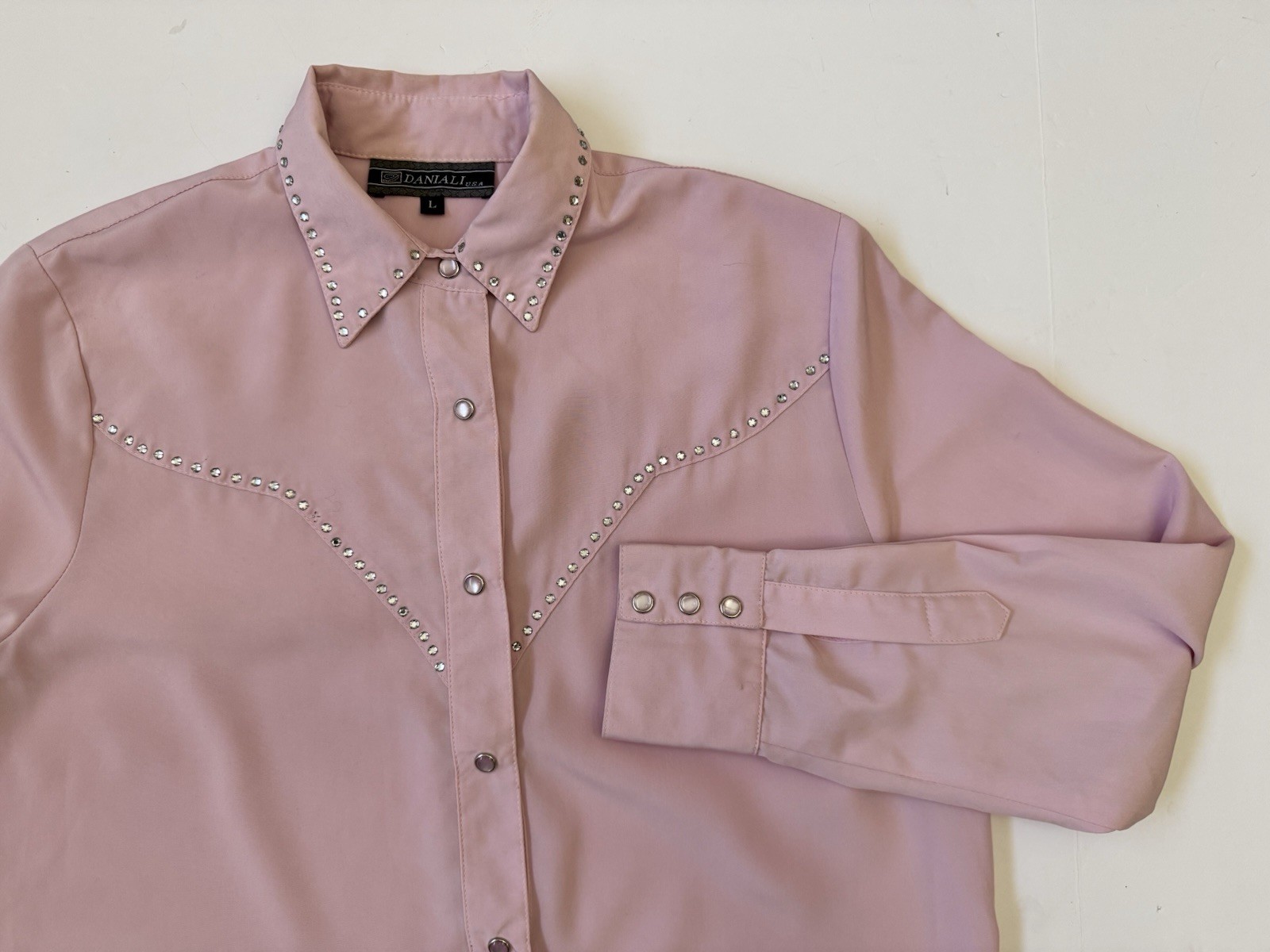 VTG Daniali USA Pink Western Rhinestone Shirt Women’s Large Snap Microfiber