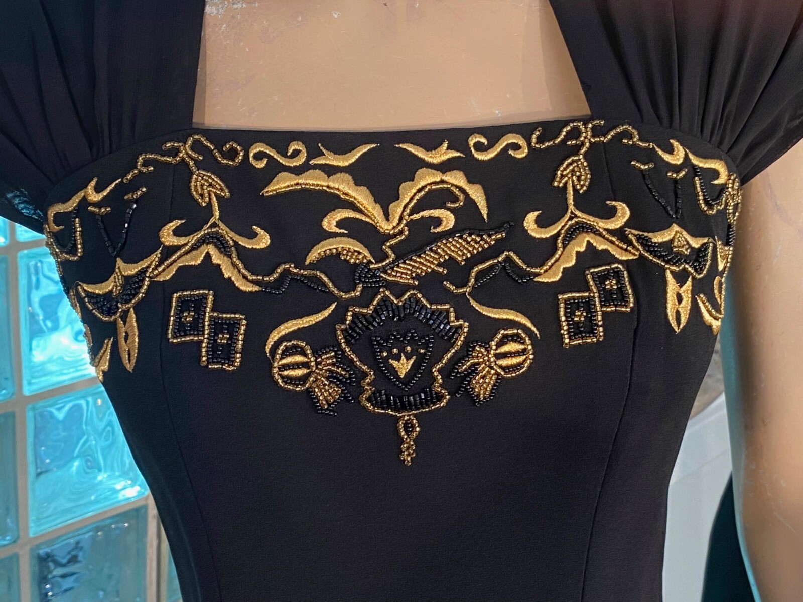 VTG Carol Little 4 Black / Embroidery Beaded 1940s inspired Key hole Back Dress
