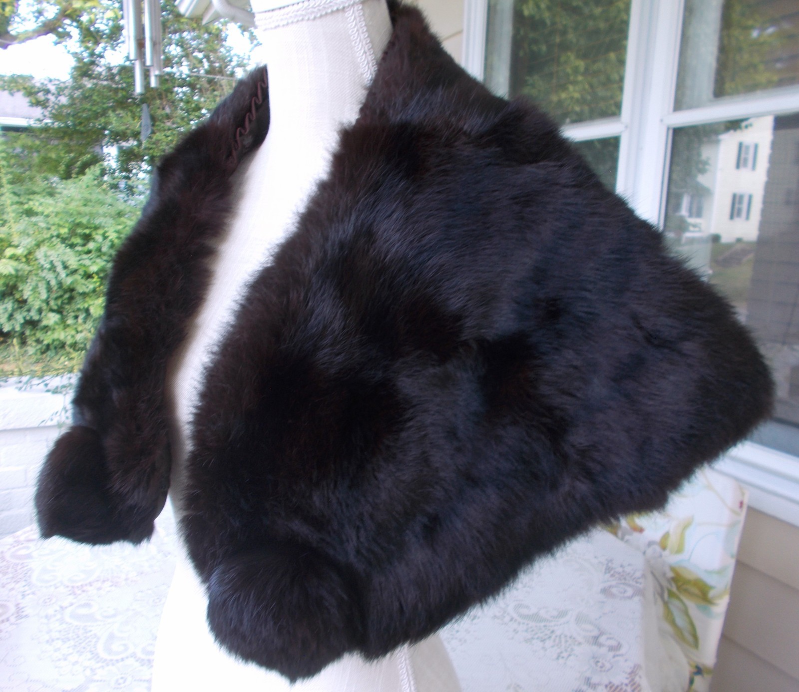 Vintage Dark Chocolate Brown Rabbit Fur Cape Stole W/Pompom SM Beautiful