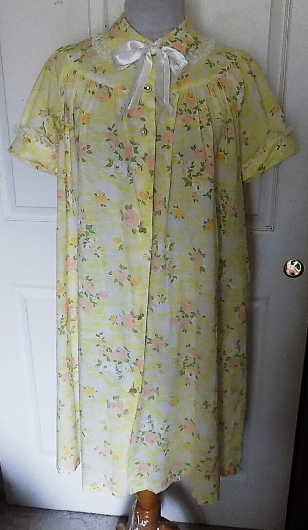 Vintage 60s 70s Yellow Floral Light Cotton Robe Rhinestone Buttons Lisanne B46