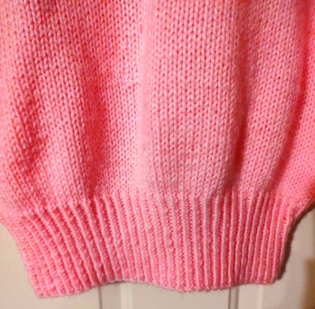 🩷🌷🩷 Fun 80’s Vintage Cotton Candy Pink & White Striped Boatneck Sweater – S/M