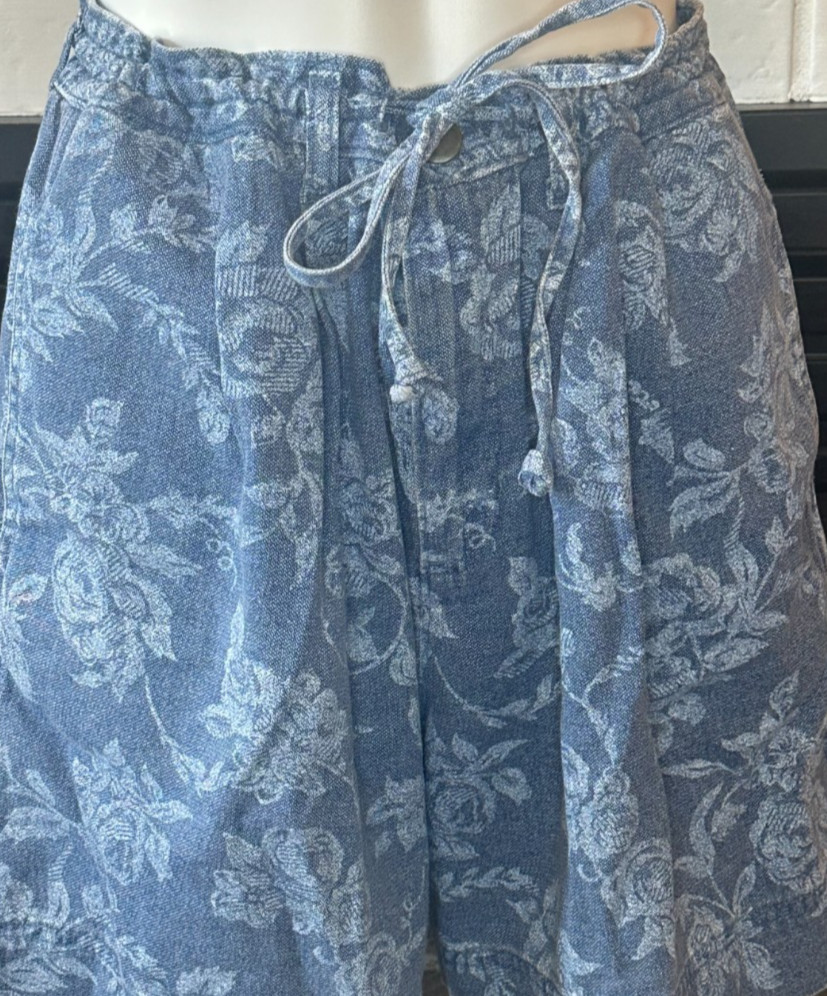 Vtg Blue Blues B Etc. 100% Cotton Roses acid print Shorts size 12 waist 29″