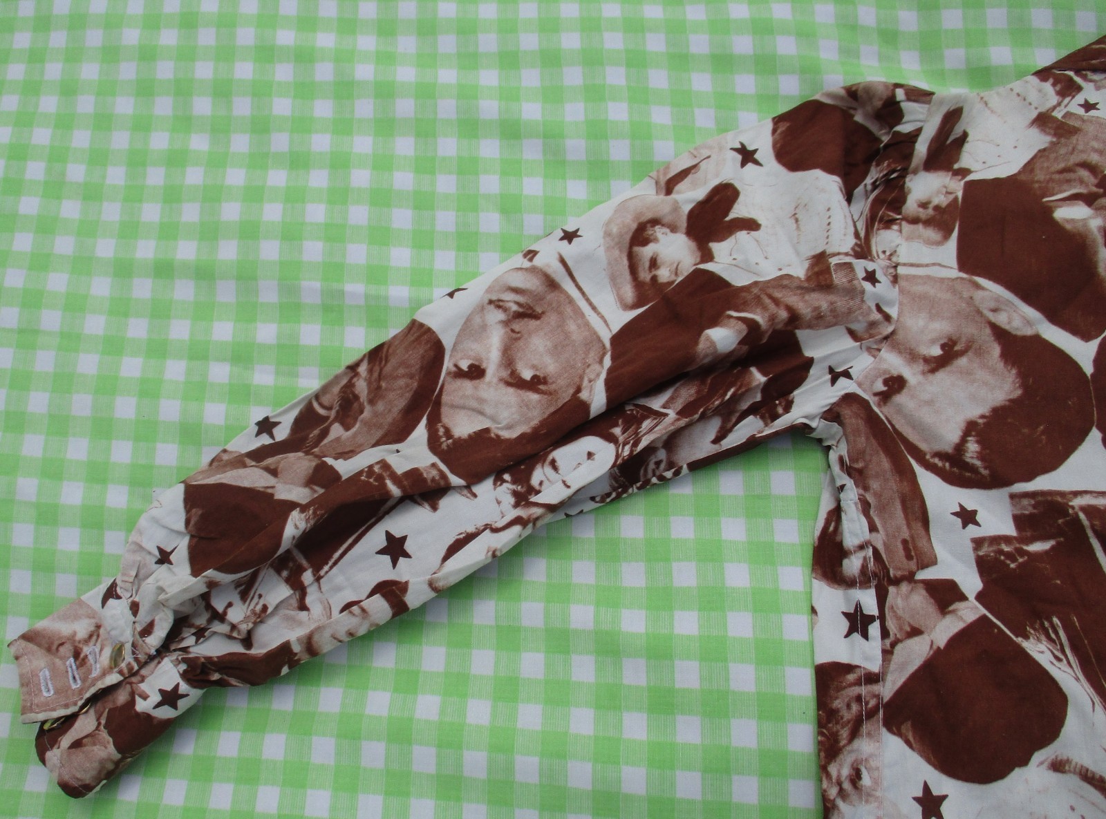 Vintage 70s Novelty Hollywood Movie Star All Over Photo Print Homemade Shirt S/M