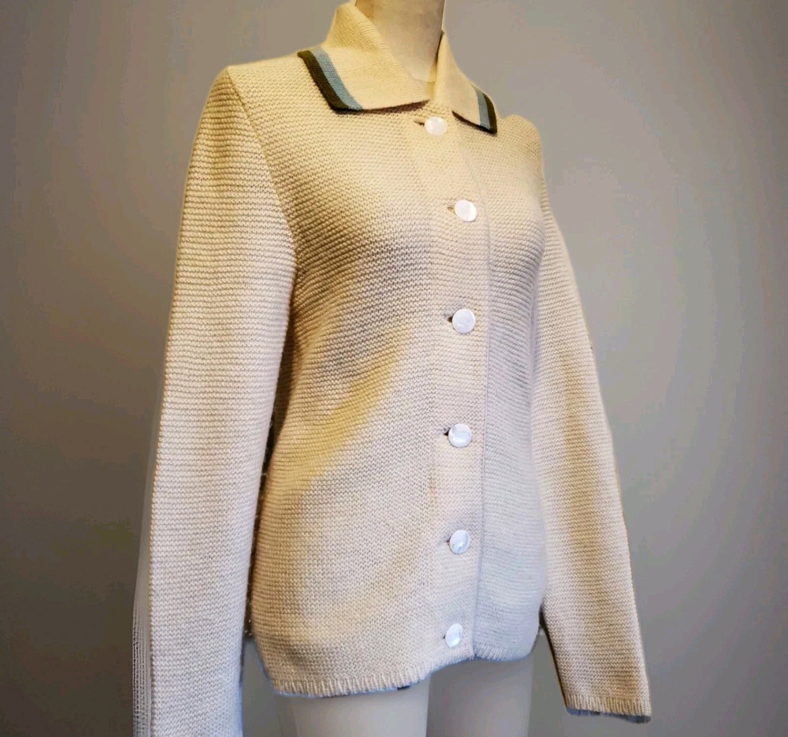 VGT 60s Iconic Catalina Wool White Mod Cardigan w Mother of Pearl Buttons M