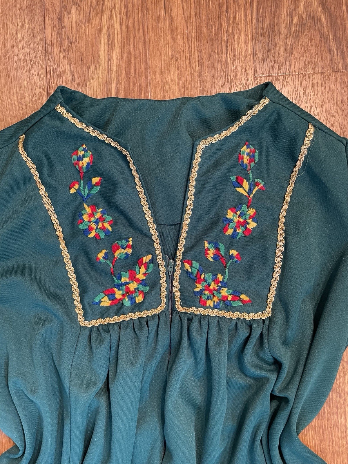 Vintage 70s Green Embroidered Maxi Hostess Dress Folk Boho Lounge Gown M L