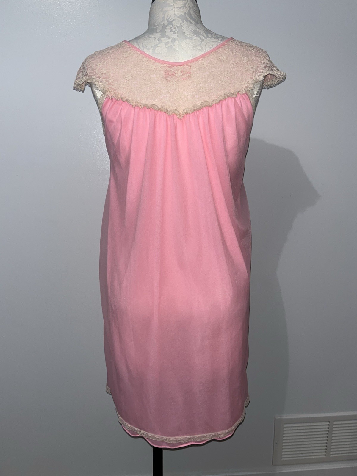 Vintage Avian Peignoir Pink Chiffon Lace V Neckline Negligee Nightgown Babydoll