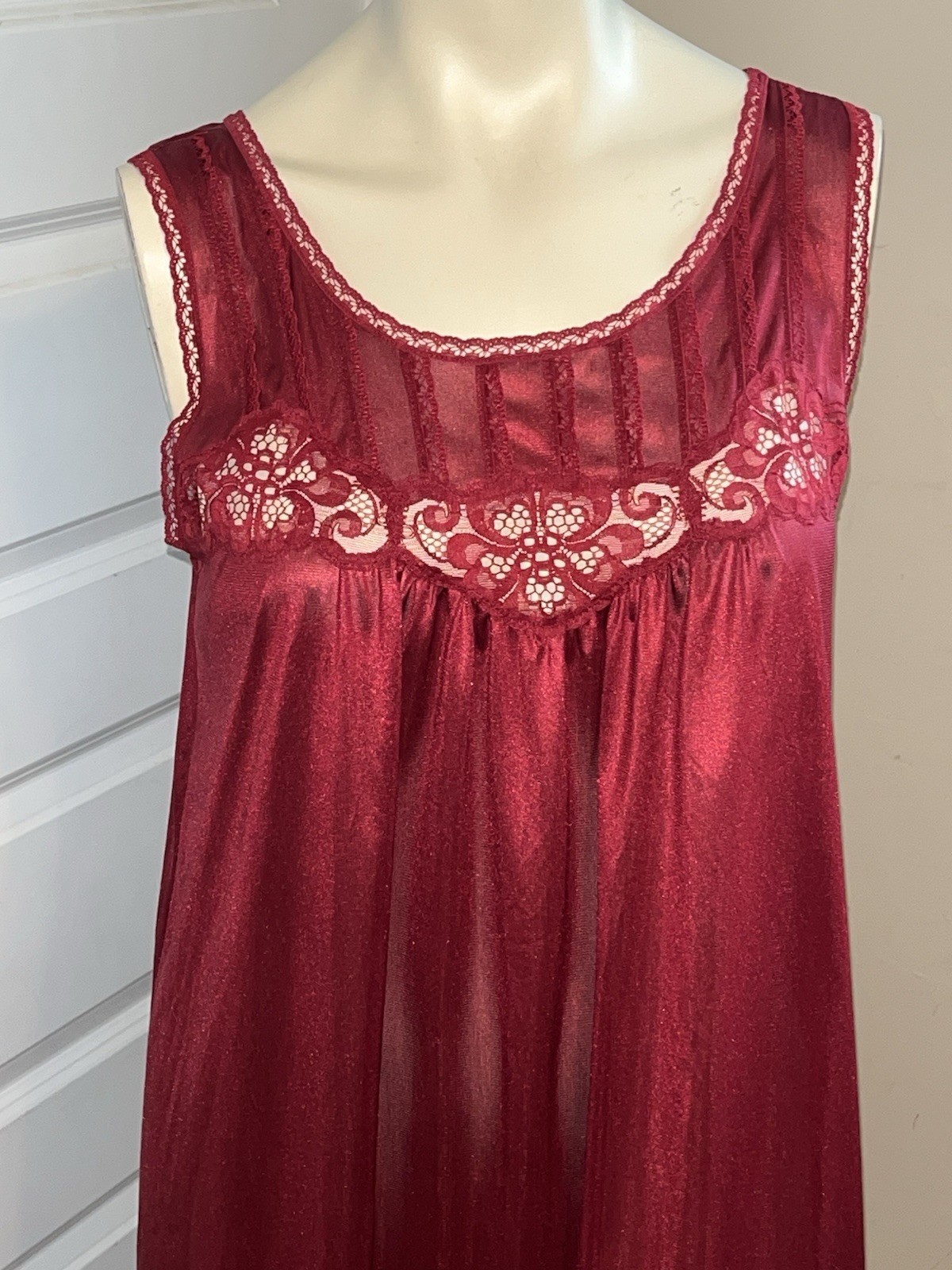 Vintage Gossard Artemis Red Nylon Nightgown Robe Set Size Medium Lace USA