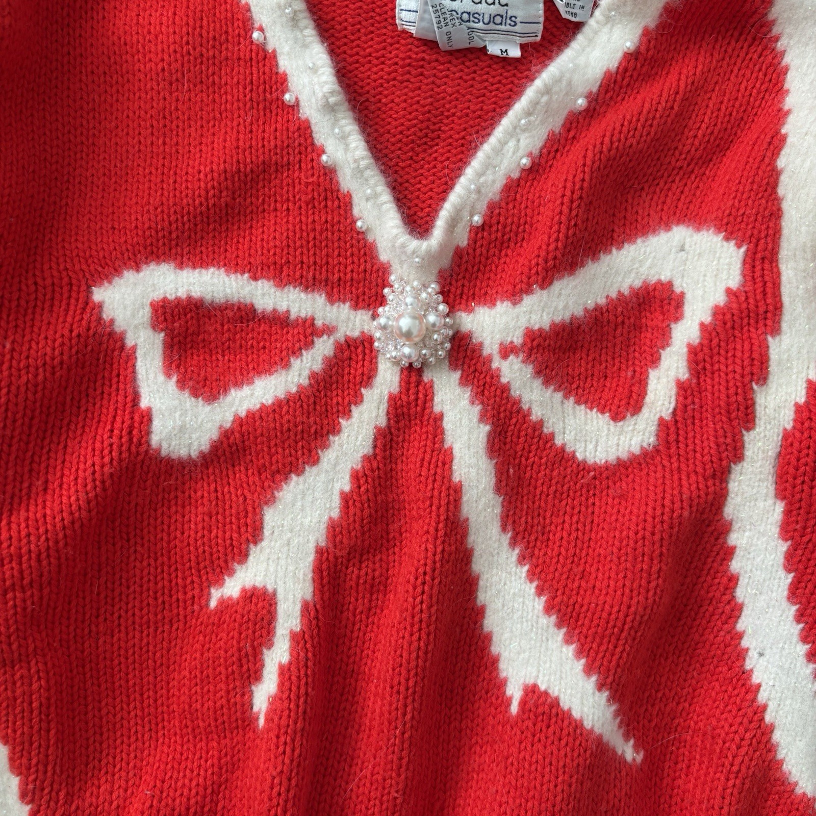 Vintage 1980’s Maurada Casuals Red & White Knit Bow Beaded Pearl Sweater M
