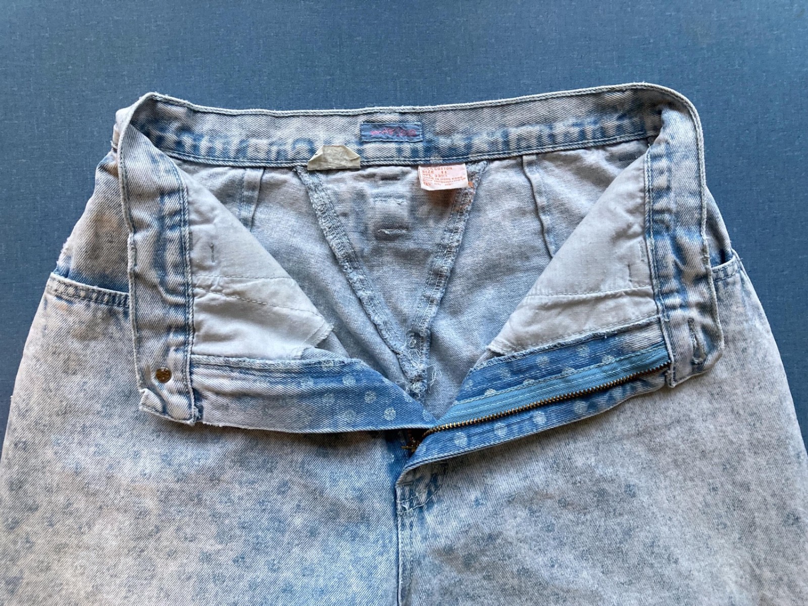 Vintage 80s Light Wash Polka Dot Tapered Jeans, XS, Waist 28″