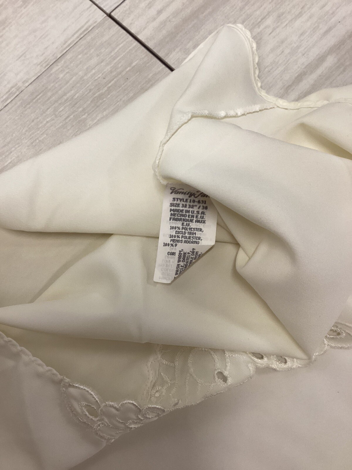 VINTAGE VANITY FAIR LONG IVORY SLIP DRESS STYLE 10-631 SIZE 32 32″/38 CLASSIC US