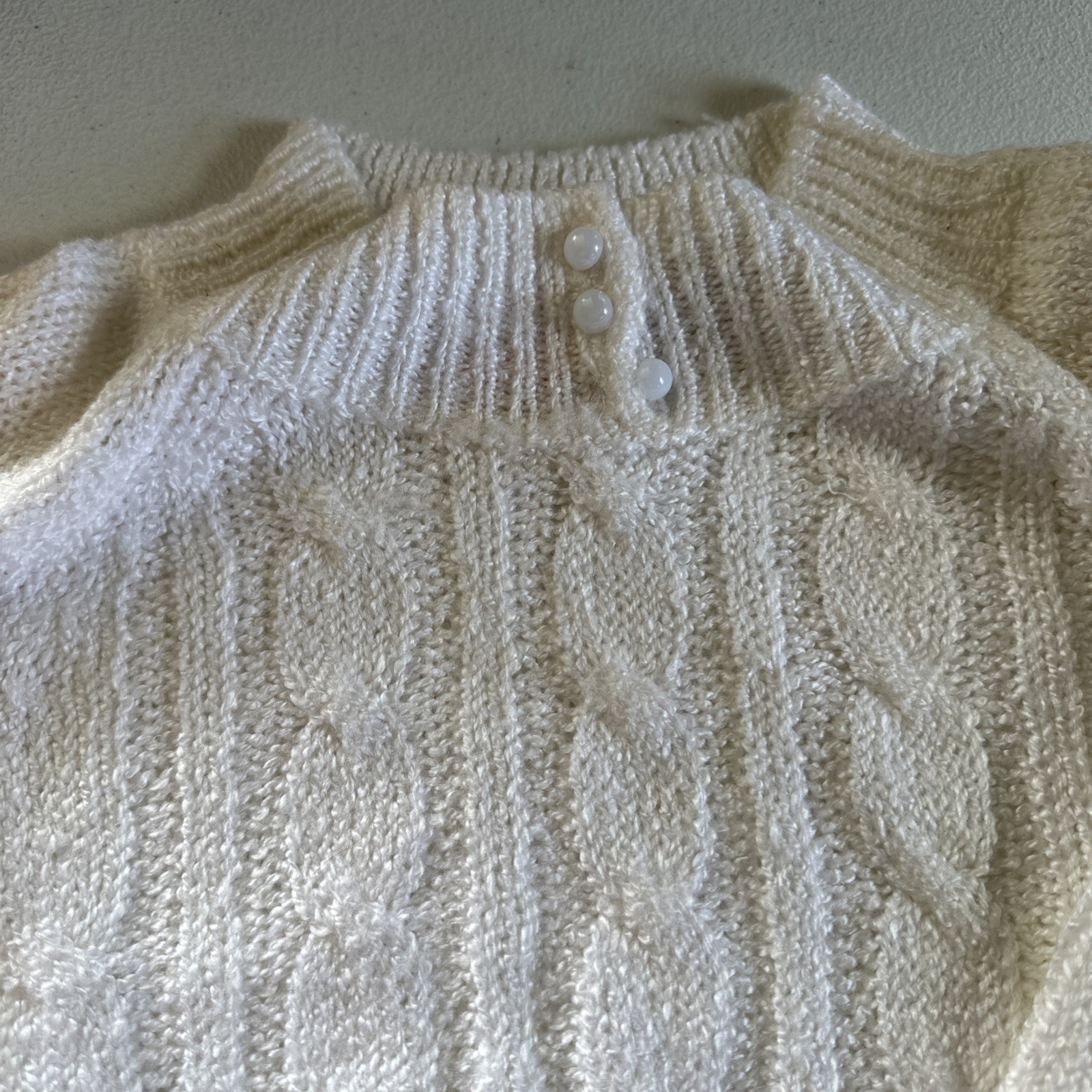 Vgt Workable Separates Women’s size S Small winter white sweater snow bunny