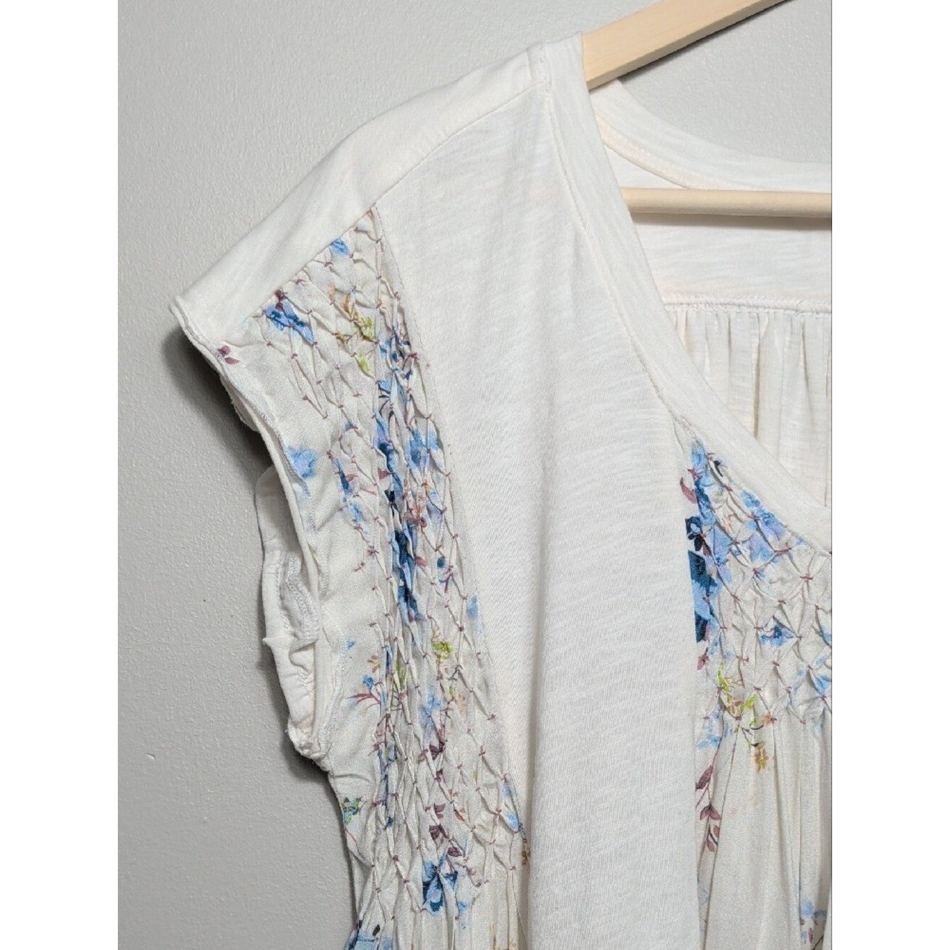 ANTHROPOLOGIE Smocked Swing Tee White Blue Floral Oversized Top Size Small Boho