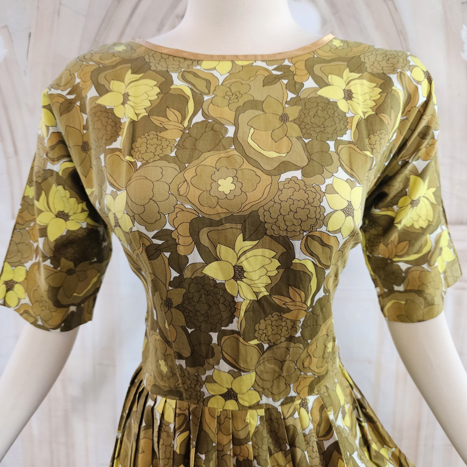 Vintage 1960’s Dress Mod Swing Half Sleeve Fit and Flare Bohemian Mustard Floral