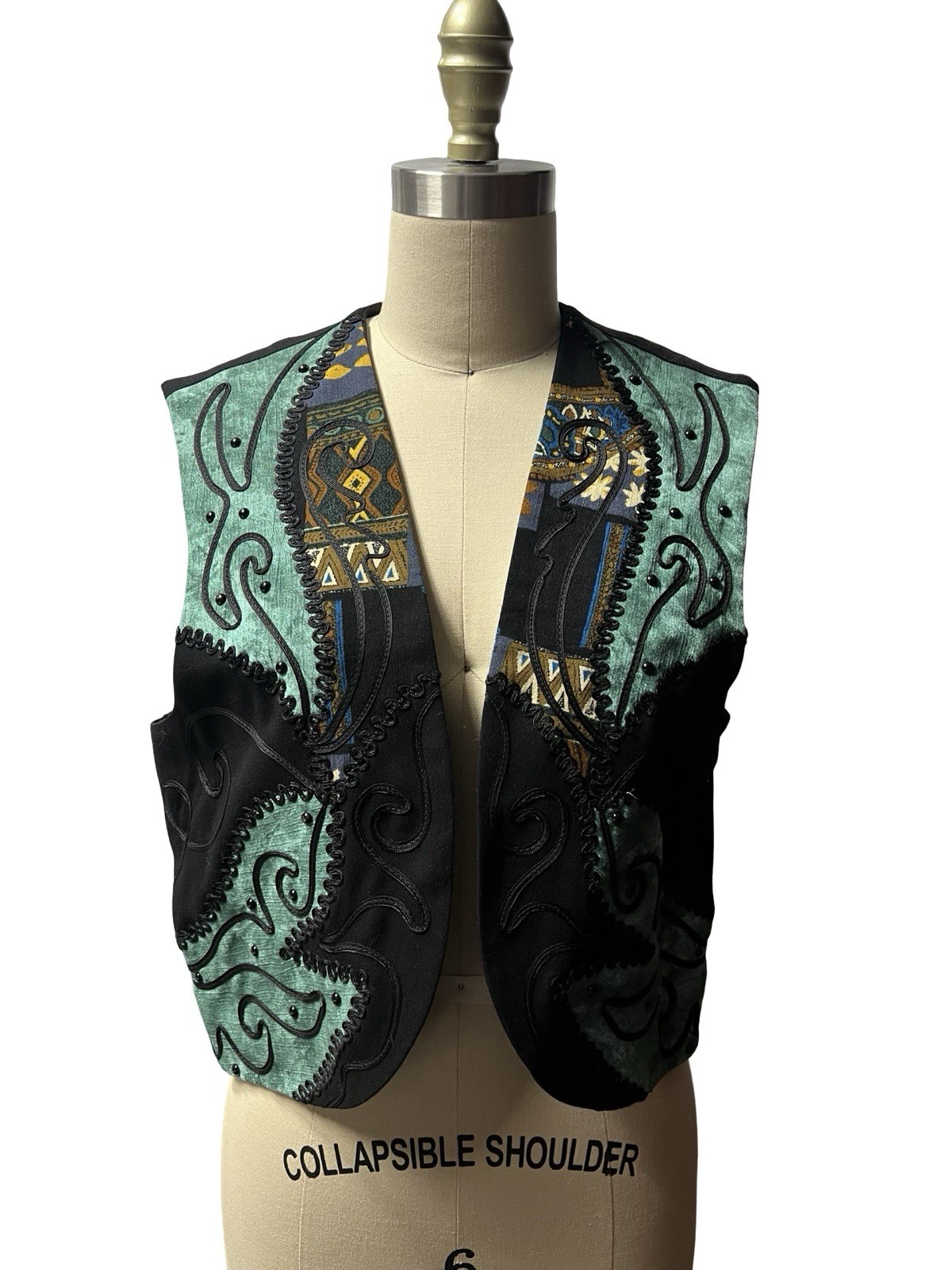Vtg Helene Cropped Art to Wear embroidered Women’s Size M Open Vest Boho