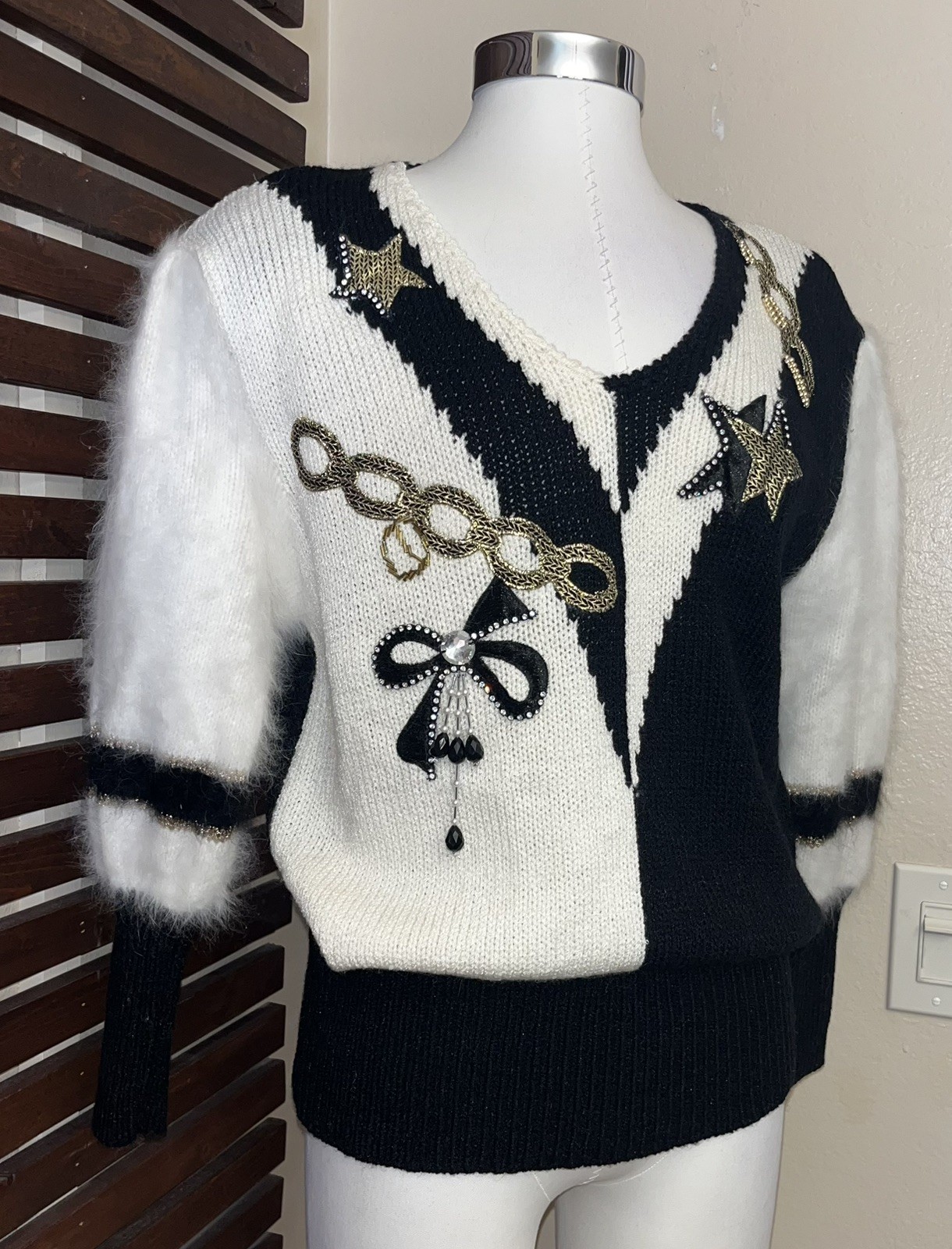 1980s 80s Vintage Black White Gold Star Beaded Rhinestone Long Sleeve Sweater M