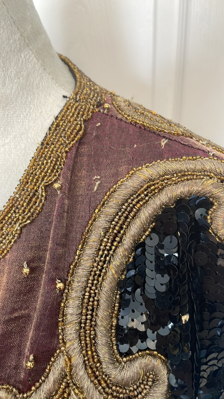 Vintage STUNNING Heavily Sequined Beaded Embroidered Silk Jacket