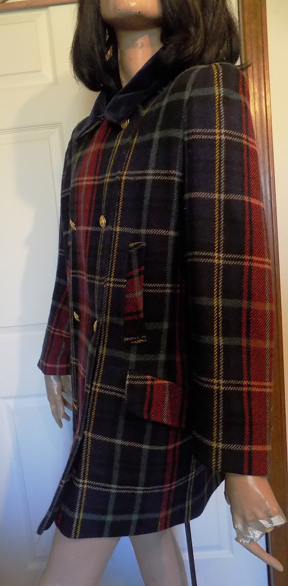 Vintage Wool Plaid Double Breasted Coat with Chesterfield Collar B40