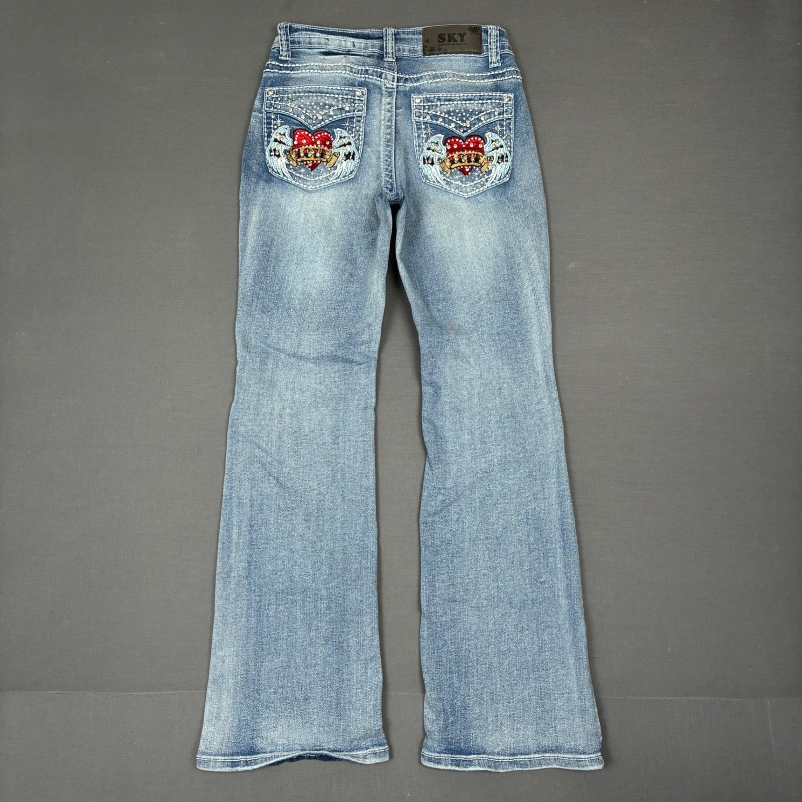 SKY Light Wash Flared Jeans Women’s Size 26×28 Heart Pockets Rhinestones