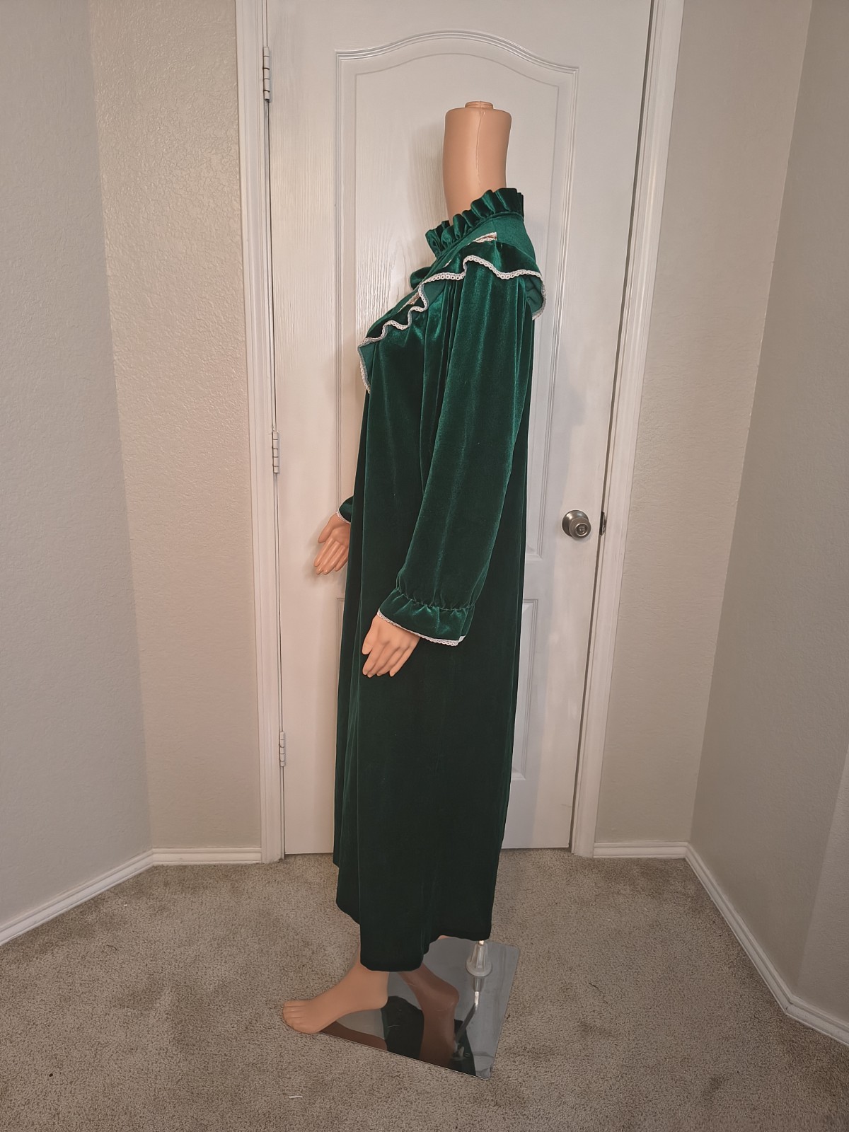 Vintage Appel Green Velvet Nightgown Plaid Ruffle Trim Cottagecore S/M -DP36