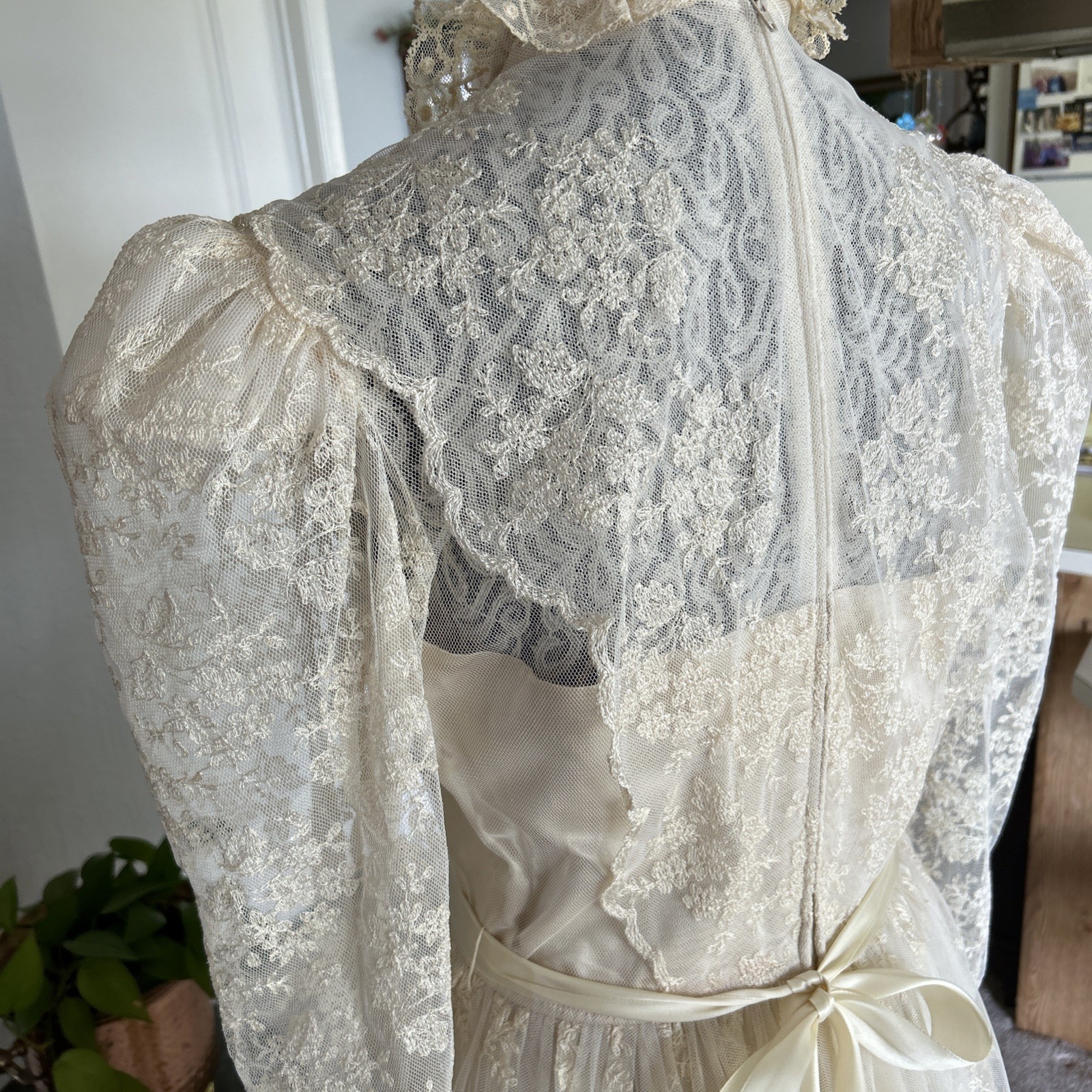 Vintage Victorian Ecru Wedding Dress Net Lace B-38” W-28” H-42”