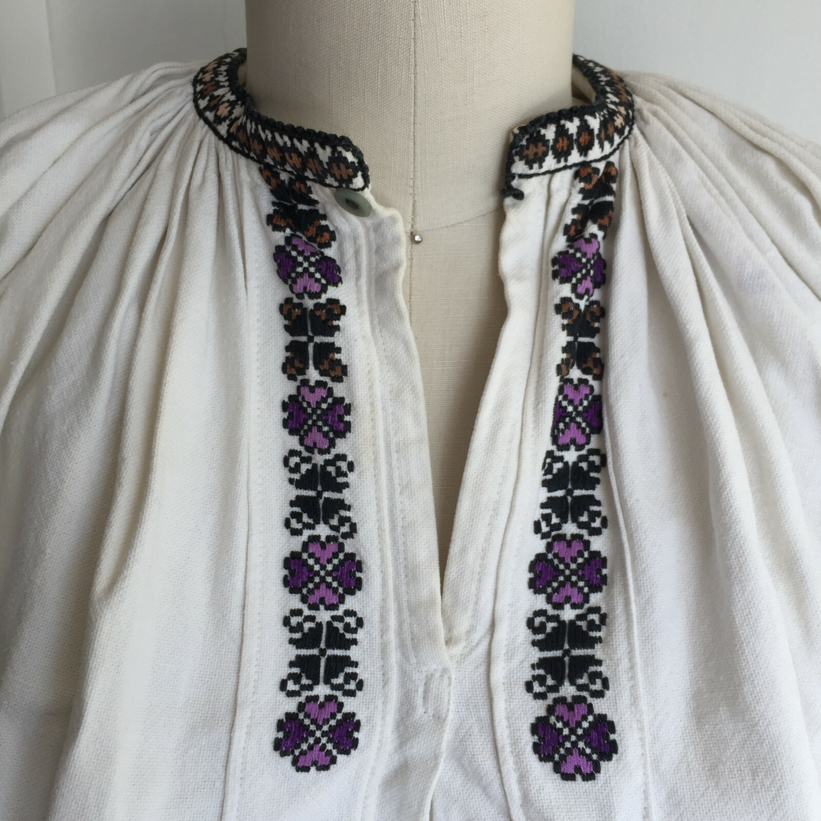 VINTAGE HUNGARIAN FOLK BLOUSE Embroidered Heavy Linen Peasant Top S M OOK