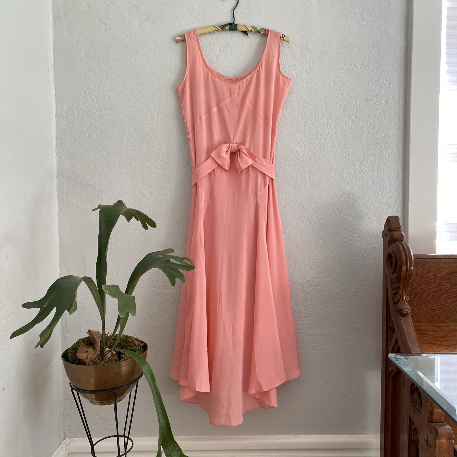 Vintage 20s 30s Pink Silk Crepe Party Dress Minimalist Deco Seams Bow Belt XS S