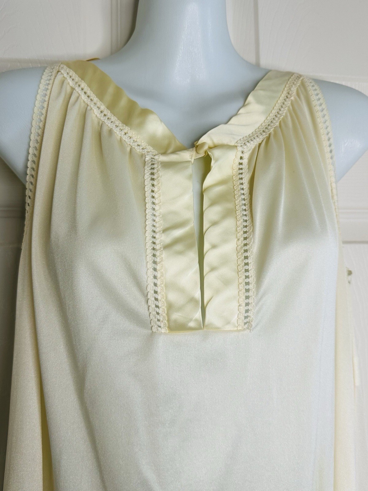 Vtg Gossard Artemis Peignoir Set Yellow Nylon Nightgown & Robe Size Small
