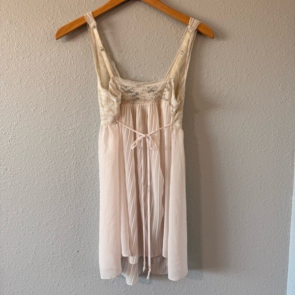 Vintage In Bloom Light Pink Cream Butterfly Lace Nightgown Women’s Size Large