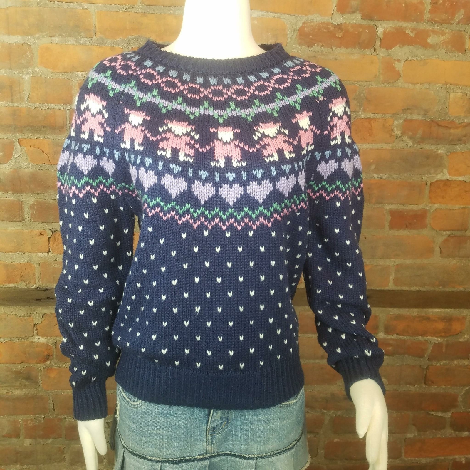 VTG Northern Isles Women’s Sweater Navy w/Pink Purple Green White Size M