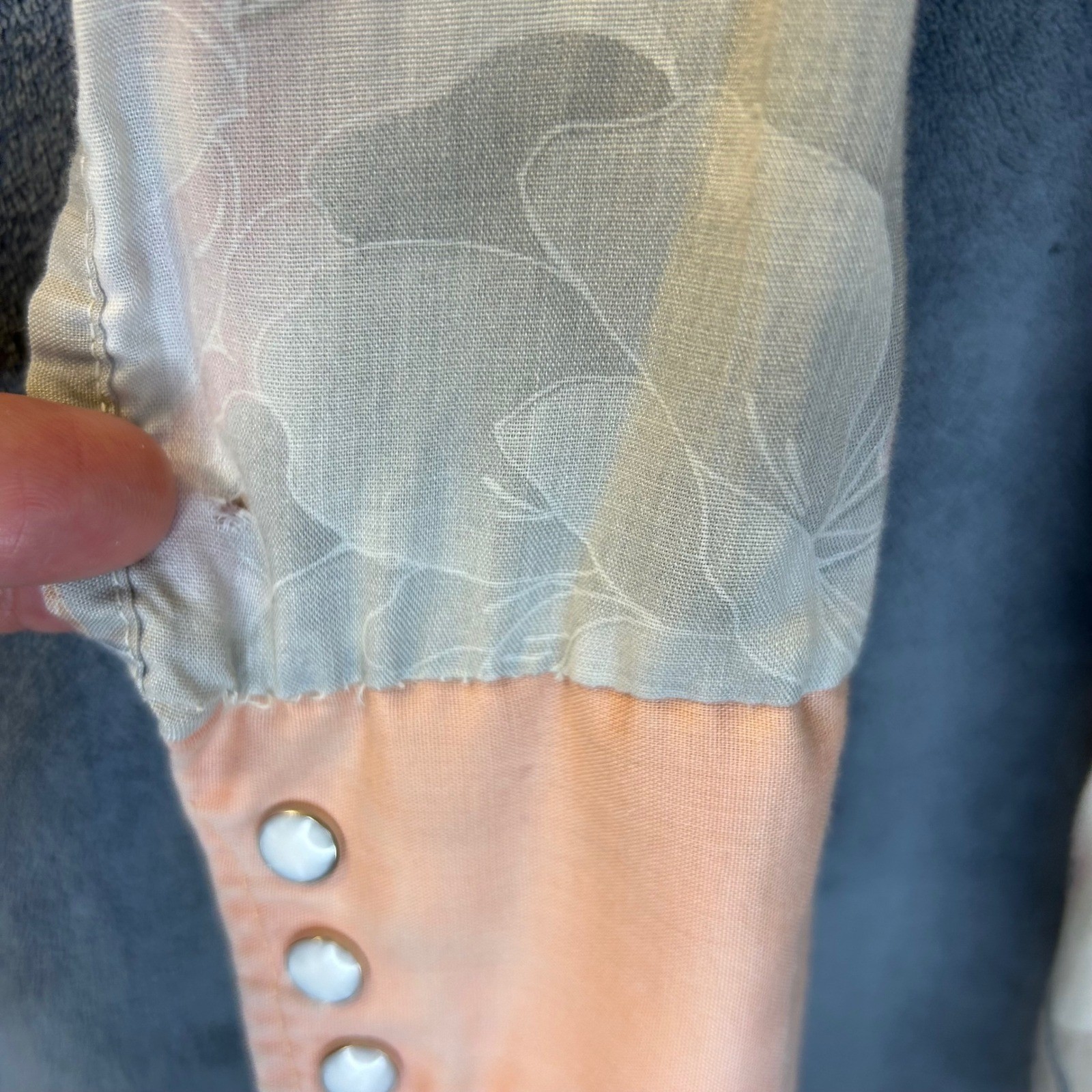 Vintage 70s Triple LLL Womens M Floral Western Pearl Snap Peach Grey Butterfly