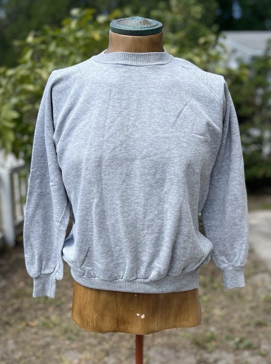Vintage Blank Grey Crewneck Sweater Size 22×23.5 1970s Or 80s Grunge Punk VTG